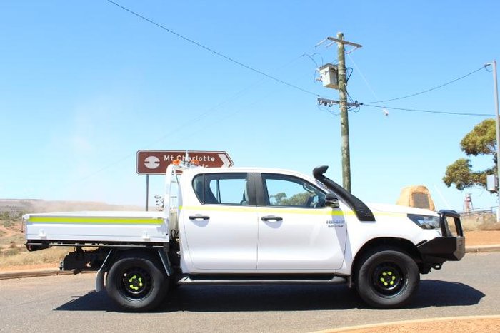 2022 Toyota Hilux SR