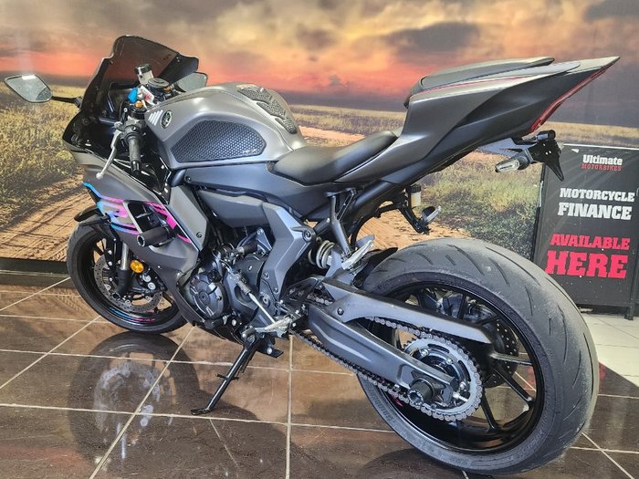 2024 Yamaha YZF-R7LA GREY/BLACK