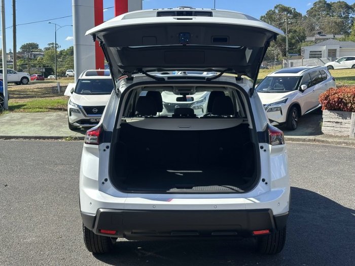2025 Nissan X-TRAIL ST