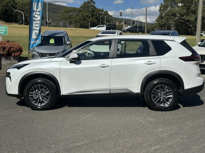 2025 Nissan X-TRAIL ST