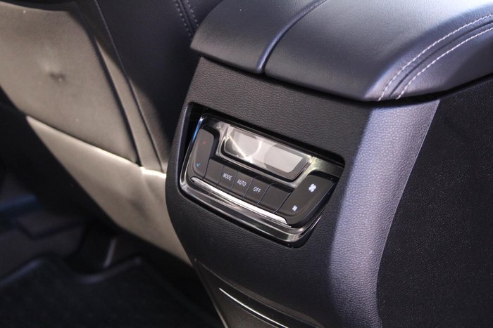 2024 LDV D90 Executive