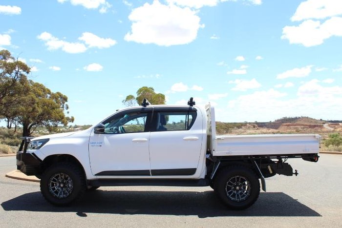 2022 Toyota Hilux SR
