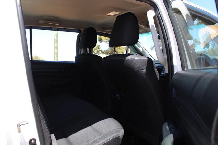 2022 Toyota Hilux SR