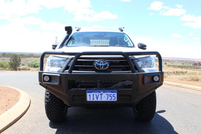 2022 Toyota Hilux SR