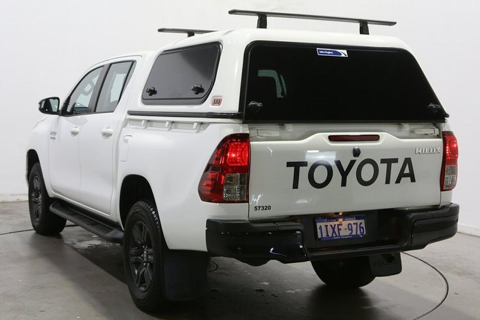 2025 Toyota Hilux SR