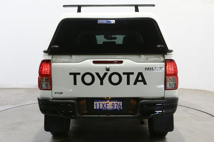 2025 Toyota Hilux SR