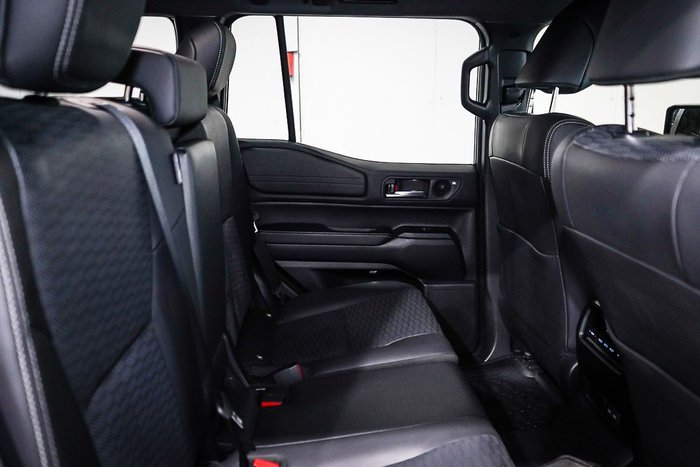 2025 Toyota Landcruiser Prado VX