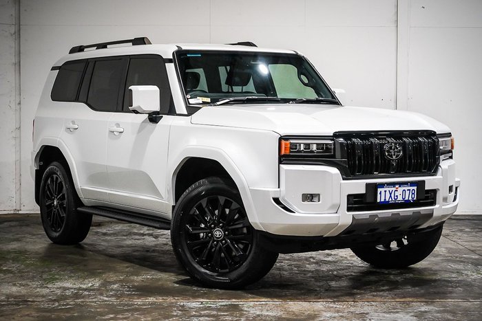 2025 Toyota Landcruiser Prado