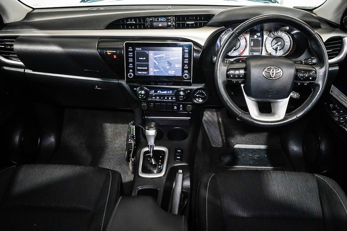 2021 Toyota Hilux SR5