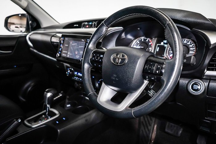 2021 Toyota Hilux SR5