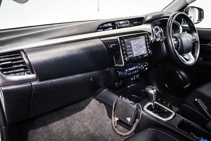 2021 Toyota Hilux SR5