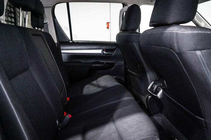 2021 Toyota Hilux SR5