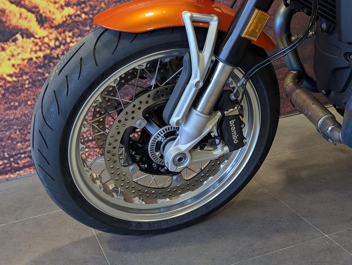 2025 BMW R 12 S R 12 Orange