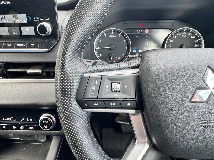 2022 Mitsubishi Outlander LS