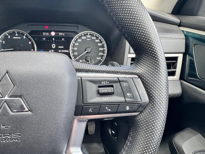 2022 Mitsubishi Outlander LS