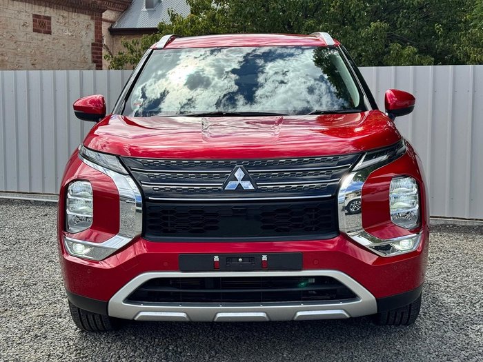 2022 Mitsubishi Outlander LS