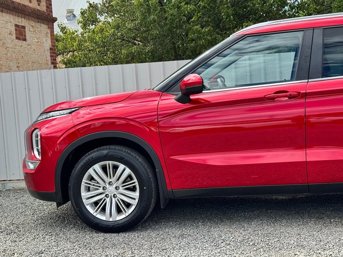 2022 Mitsubishi Outlander LS