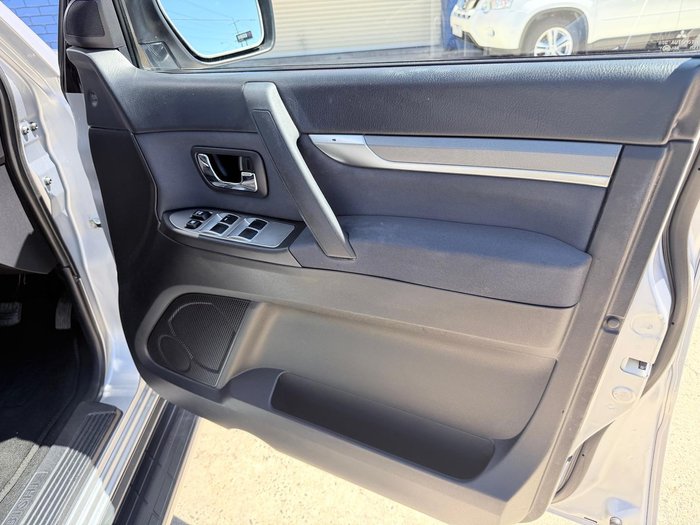 2010 Mitsubishi Pajero Platinum NT MY10 4X4 Cool Silver