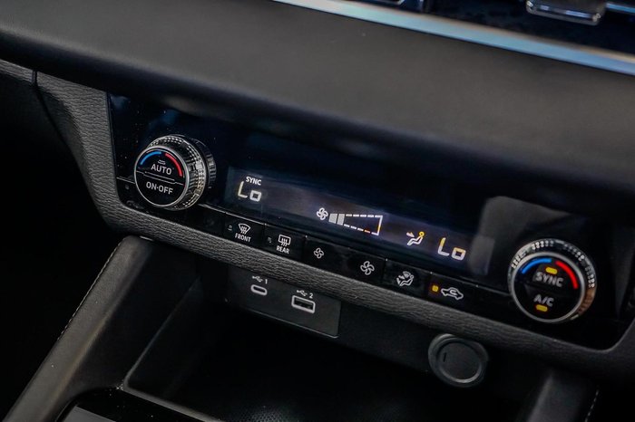 2024 Mitsubishi Outlander ES