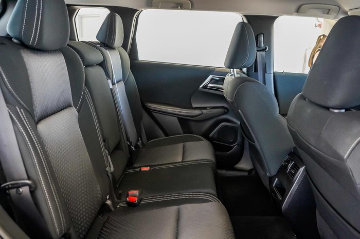 2024 Mitsubishi Outlander ES