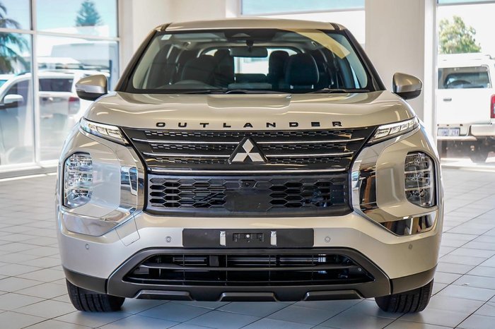 2024 Mitsubishi Outlander ES