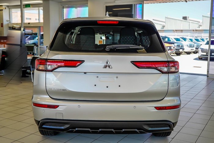 2024 Mitsubishi Outlander ES