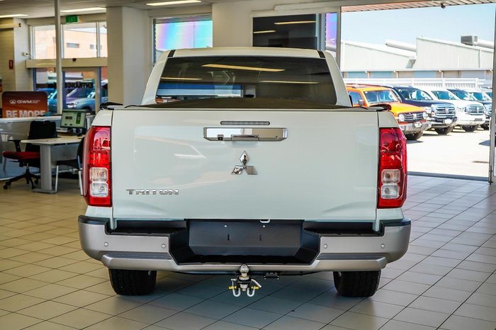 2025 Mitsubishi Triton GLX+