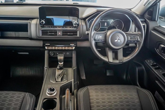 2025 Mitsubishi Triton GLX+