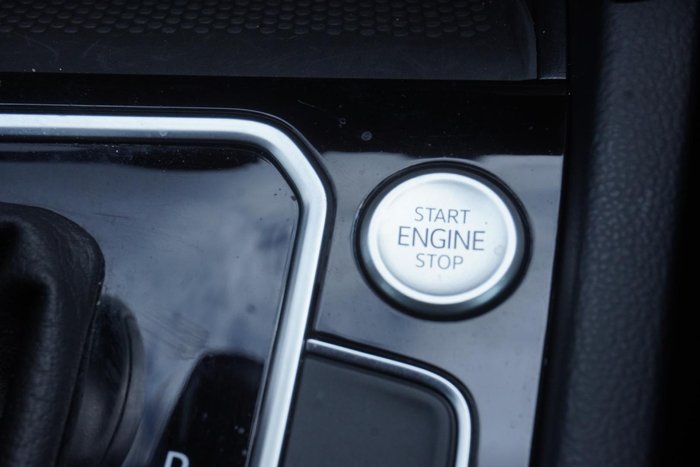 2021 Volkswagen Passat 206TSI R-Line