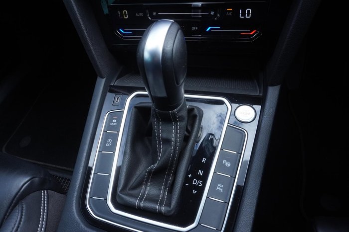 2021 Volkswagen Passat 206TSI R-Line