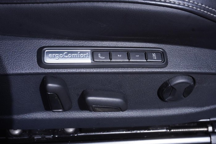 2021 Volkswagen Passat 206TSI R-Line