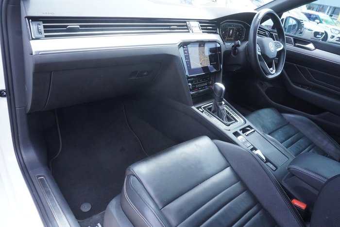 2021 Volkswagen Passat 206TSI R-Line