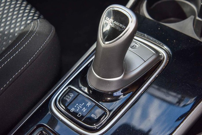 2021 Mitsubishi Outlander PHEV ES