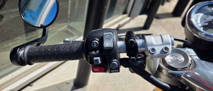 2017 Triumph THRUXTON R SILVER