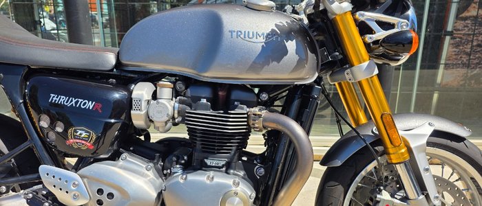 2017 Triumph THRUXTON R SILVER