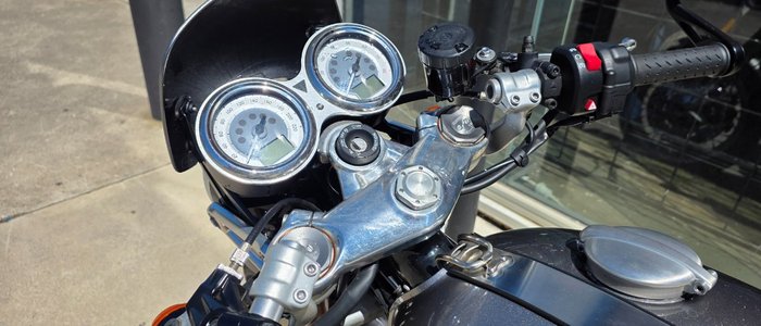 2017 Triumph THRUXTON R SILVER