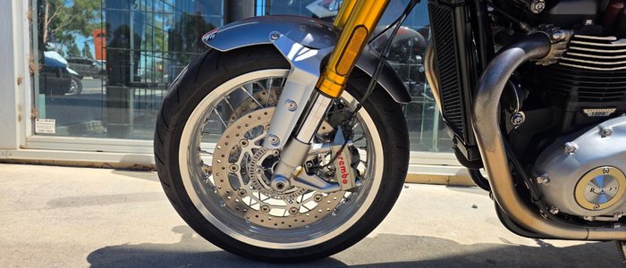 2017 Triumph THRUXTON R SILVER