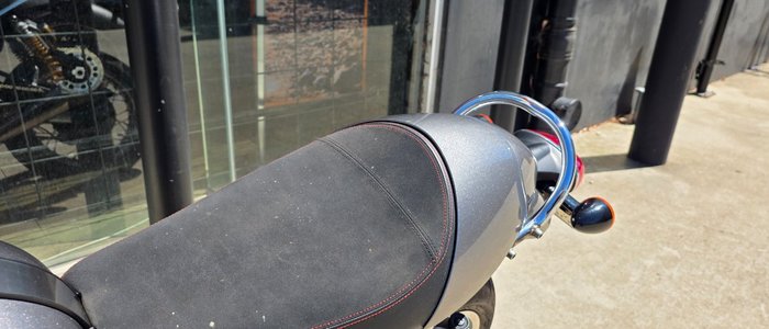 2017 Triumph THRUXTON R SILVER