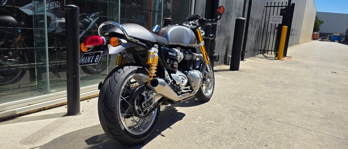 2017 Triumph THRUXTON R SILVER