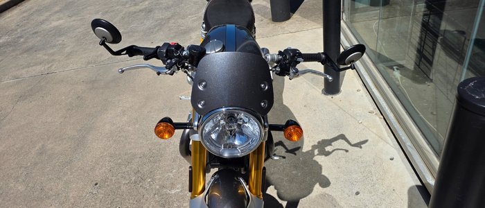 2017 Triumph THRUXTON R SILVER