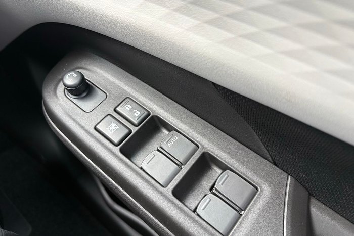 2025 Suzuki Swift Hybrid UZ Frontier Blue/Black (E6L)