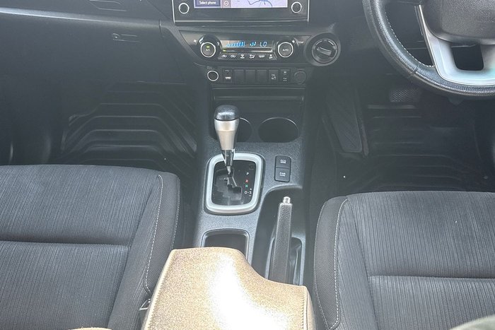 2021 Toyota Hilux SR5