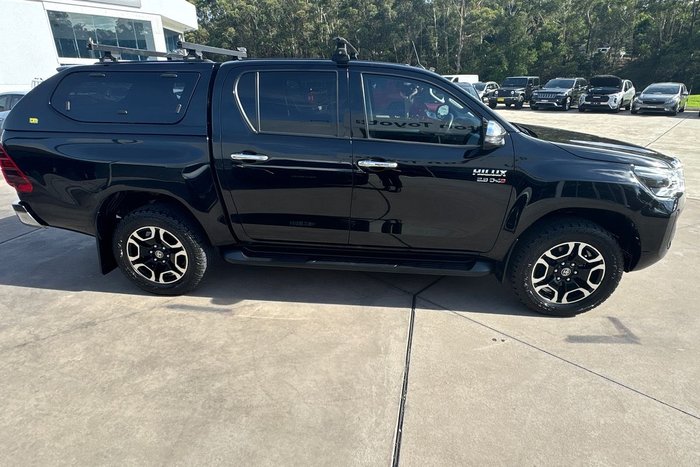2021 Toyota Hilux SR5