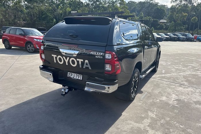 2021 Toyota Hilux SR5