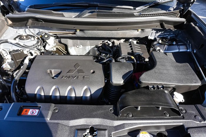 2018 Mitsubishi Outlander ES