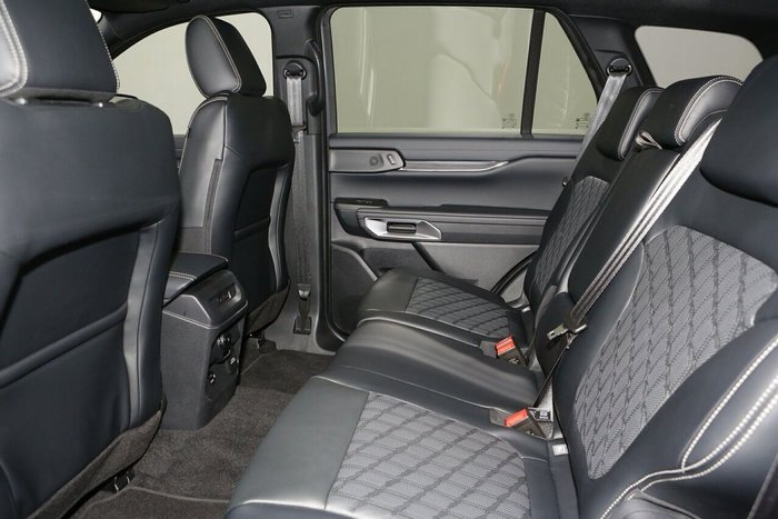 2025 Ford Everest Platinum