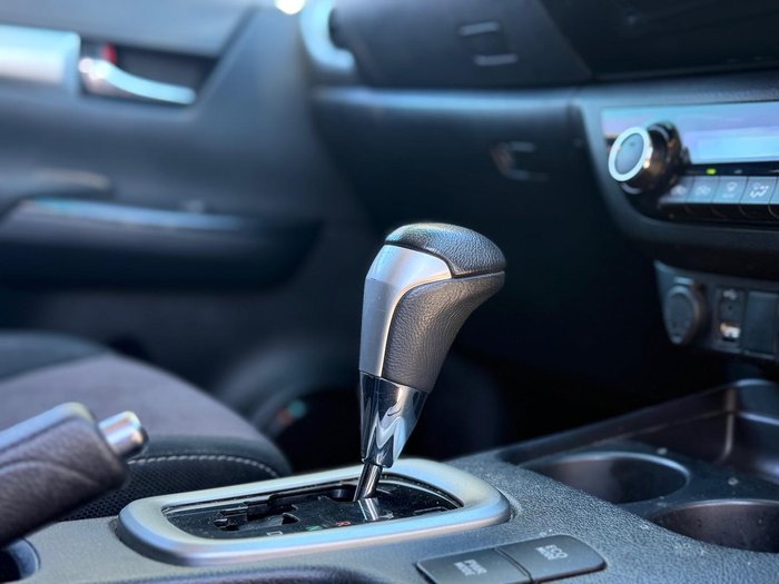 2019 Toyota Hilux SR5 GUN126R 4X4 Dual Range Glacier White