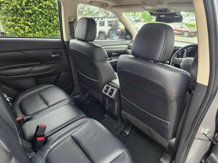 2020 Mitsubishi Outlander Exceed