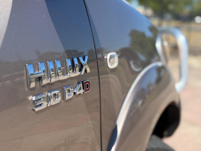 2006 Toyota Hilux SR5 KUN26R MY05 4X4 Bronze