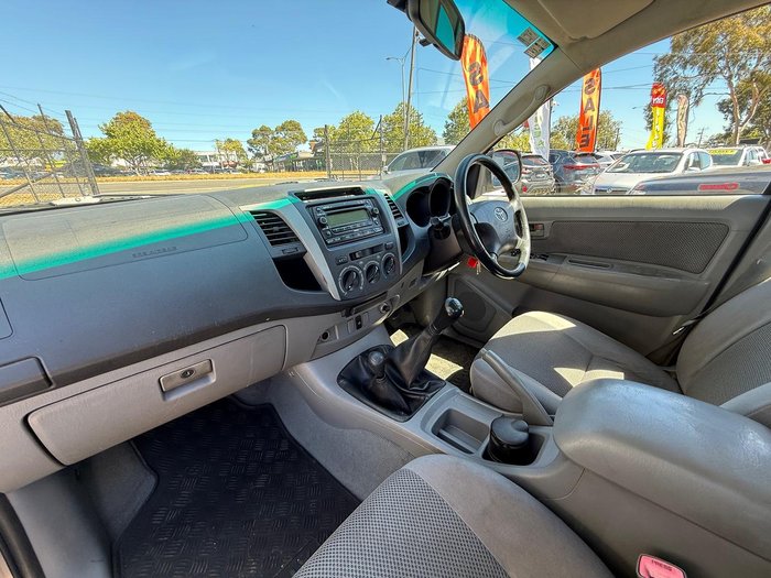 2006 Toyota Hilux SR5 KUN26R MY05 4X4 Bronze